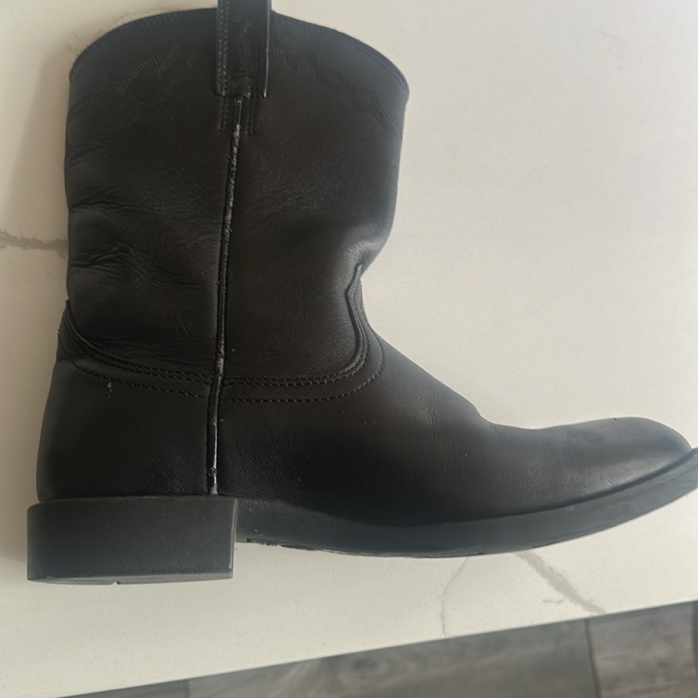 FRYE:

Black Mid-Calf Leather Boots with Pull-On Style - Picture 3 of 4